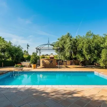 Spacious With Private Pool In *
