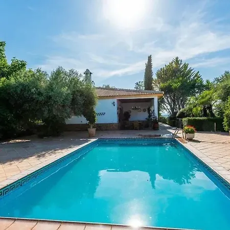 Spacious With Private Pool In Villa *