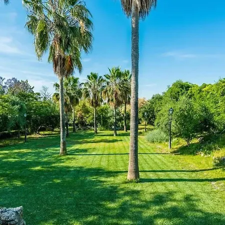 Spacious With Private Pool In Villa *