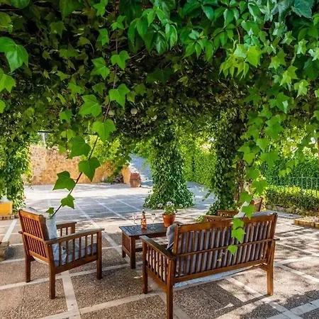 Spacious With Private Pool In Villa