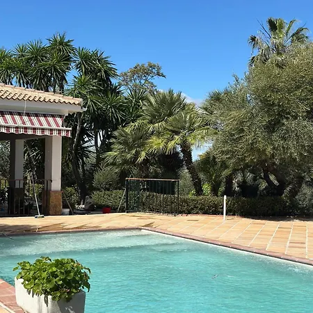 Spacious With Private Pool In Villa *