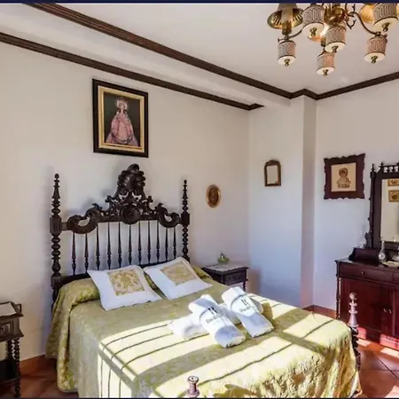 Villa Spacious With Private Pool In *